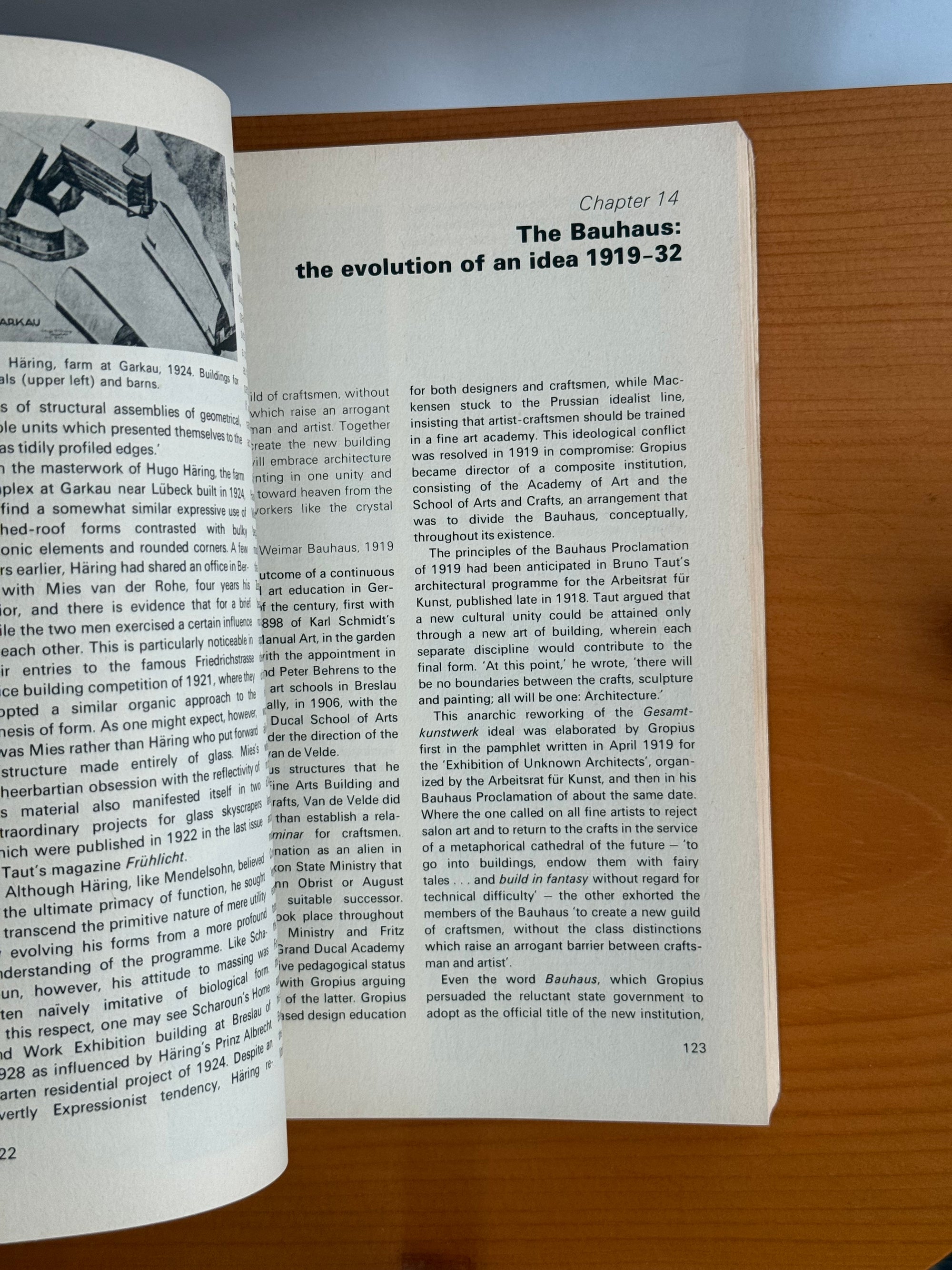 Modern Architecture by Kenneth Frampton c.1981