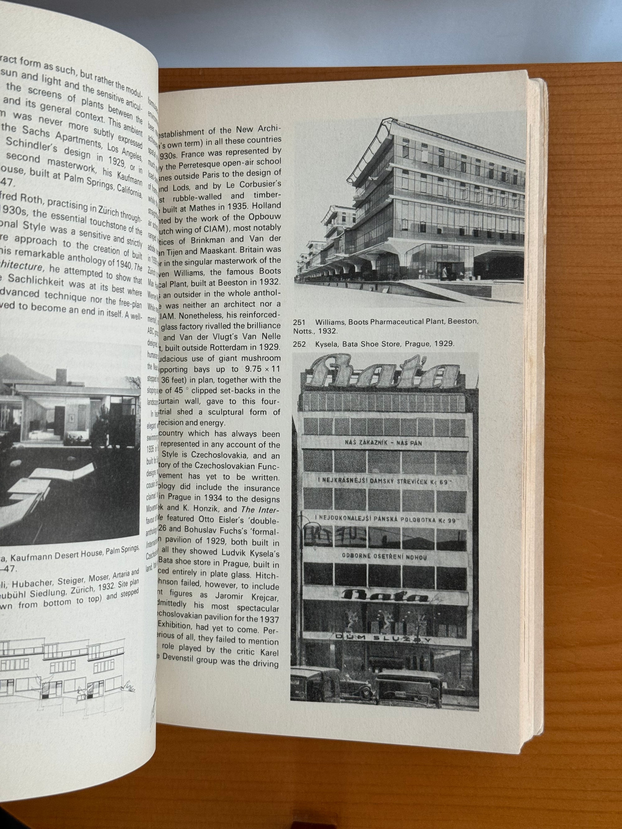 Modern Architecture by Kenneth Frampton c.1981