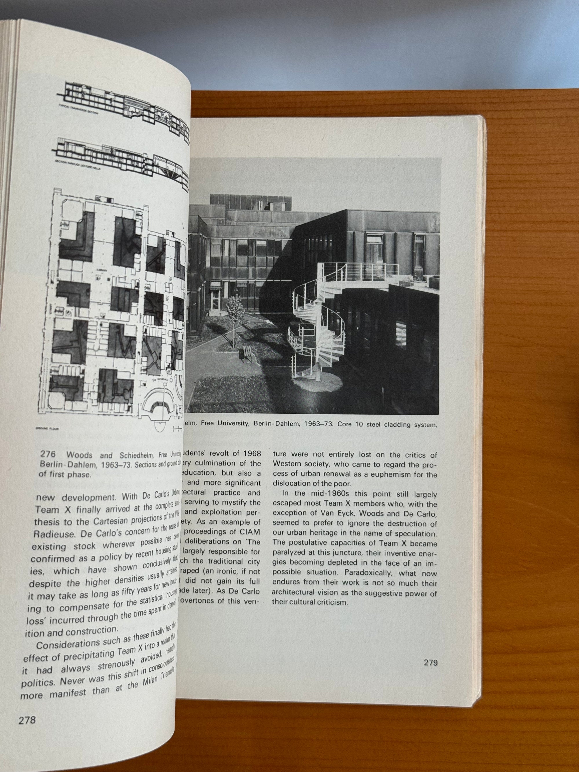 Modern Architecture by Kenneth Frampton c.1981