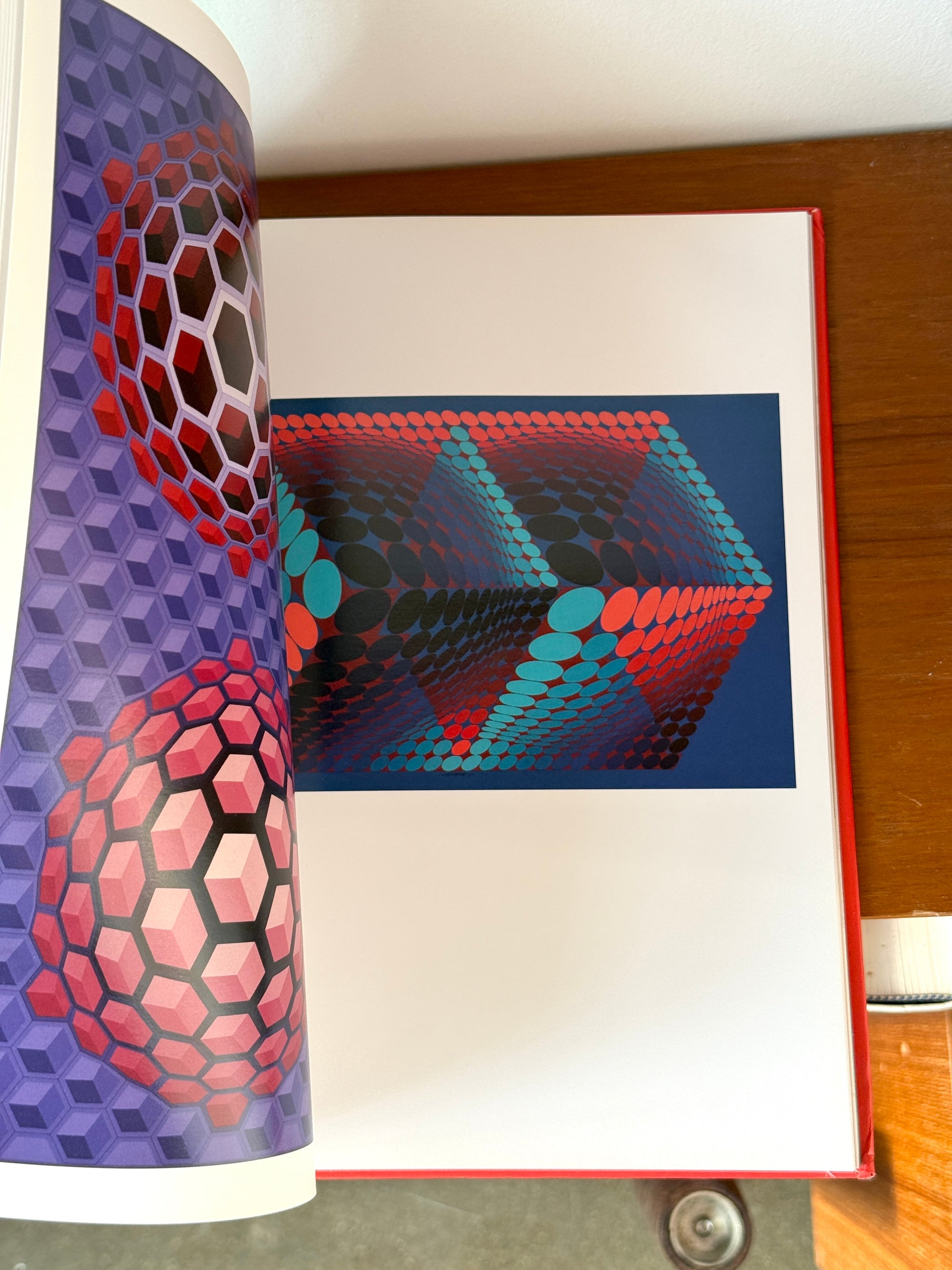 Vaserely Op Art Book (Spanish) c.2018