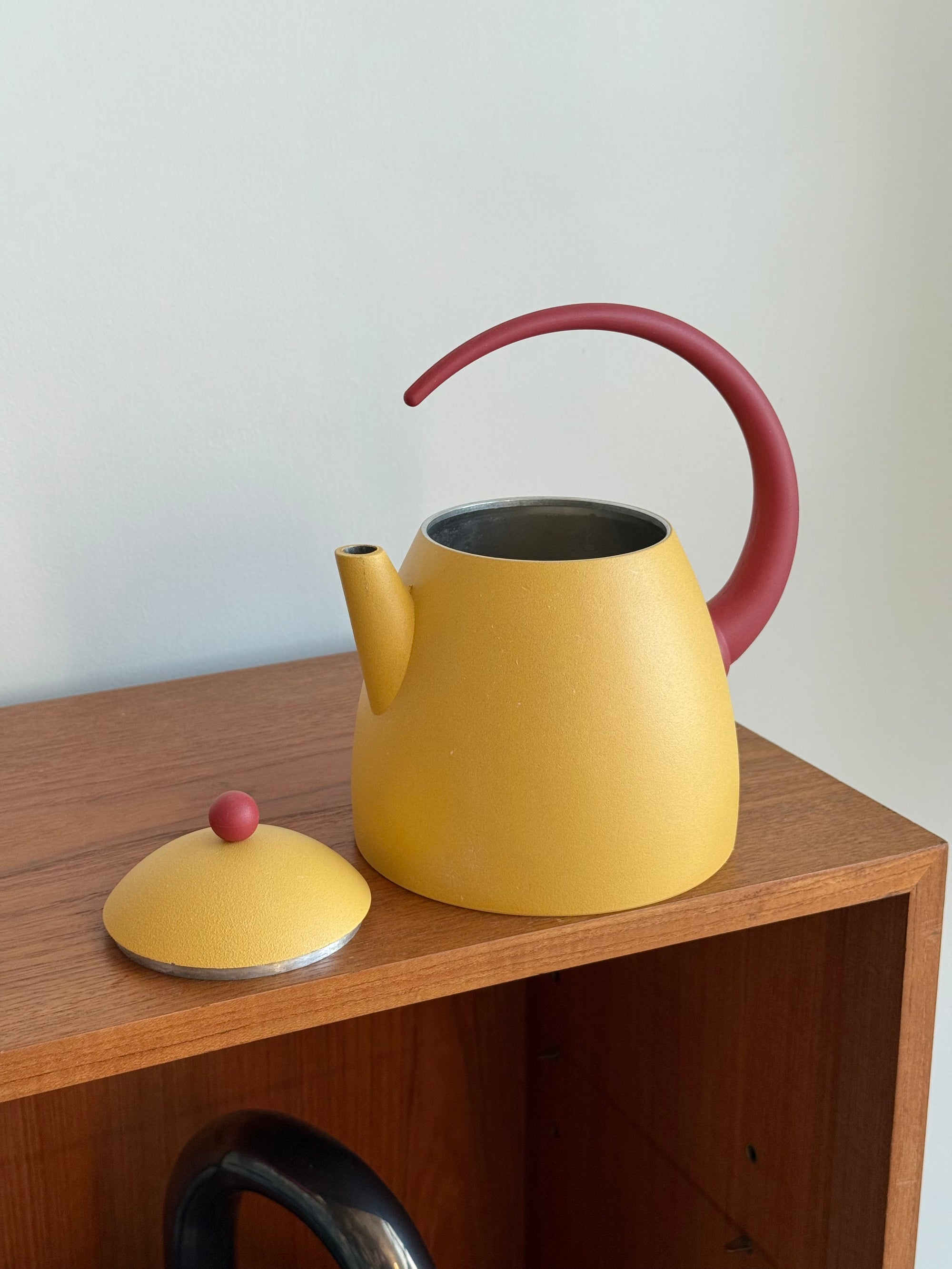 Teapot by Facix Querida Italy c.1980