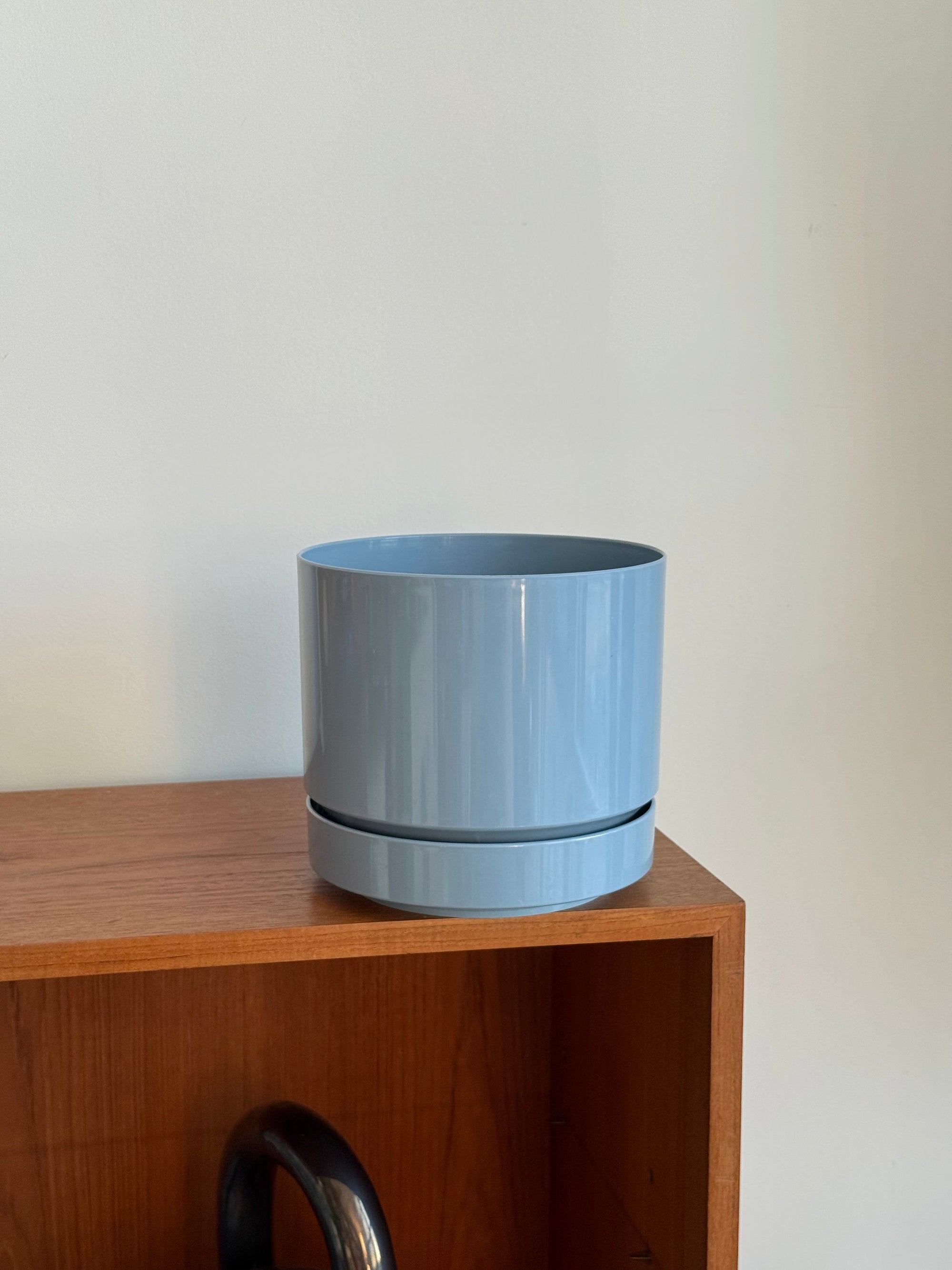 Plastic Planter with Drip Tray by Le Folia Montreal