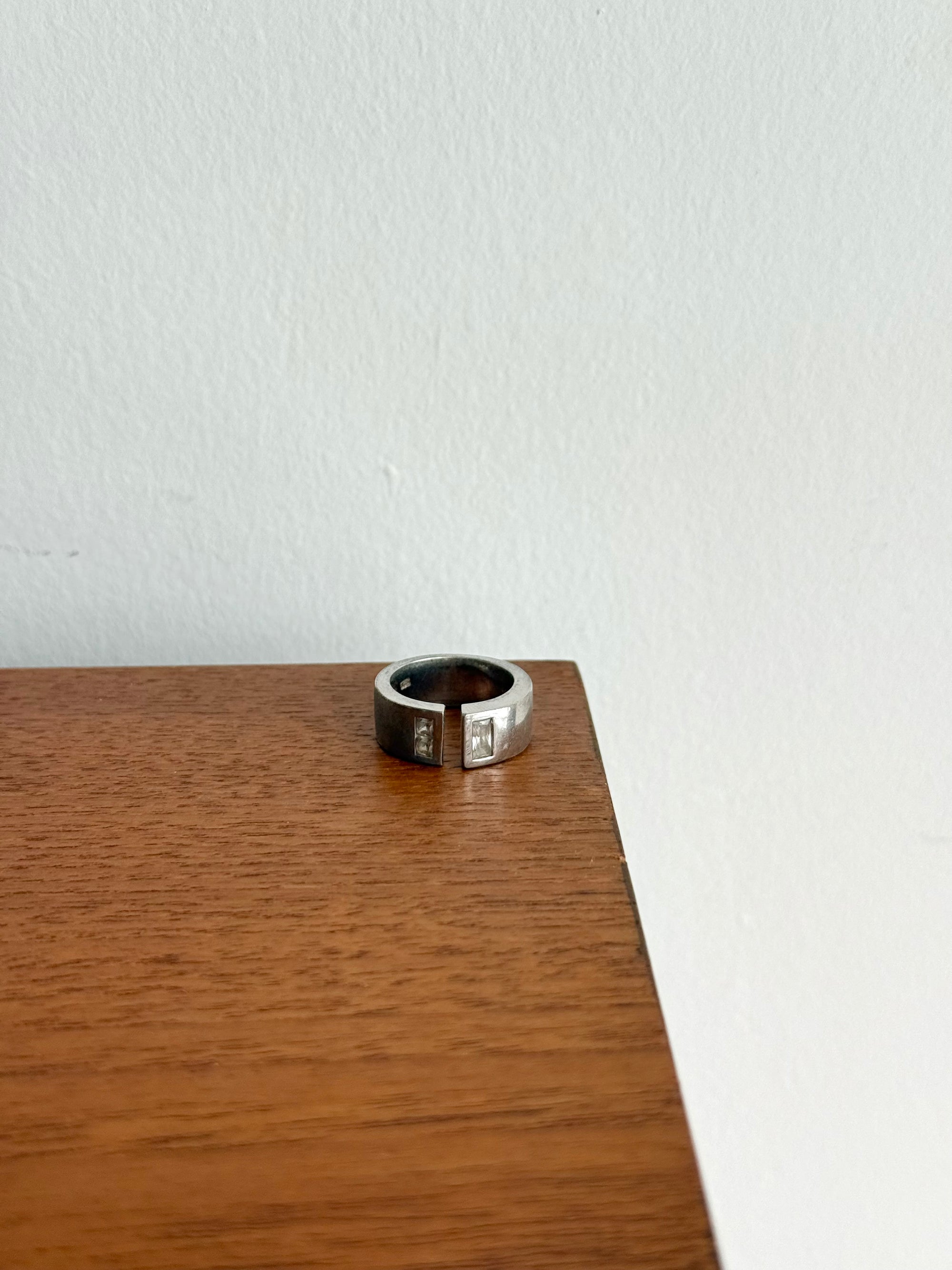 Modernist Sterling 925 cubic zirconia ring c.1970