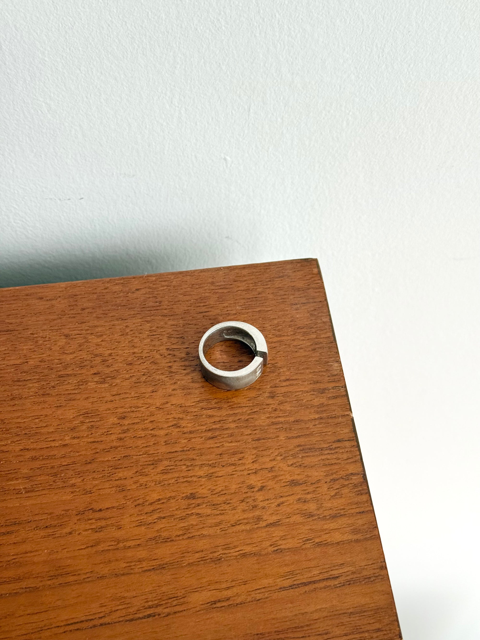 Modernist Sterling 925 cubic zirconia ring c.1970