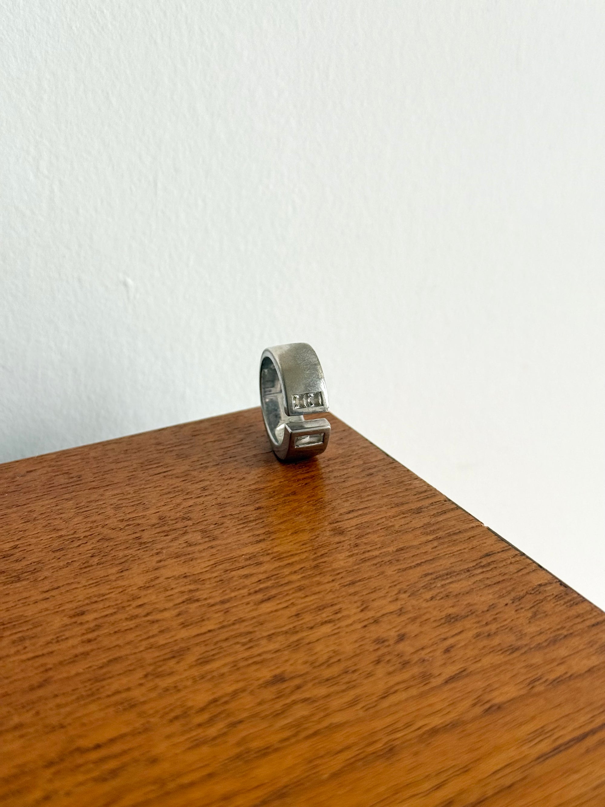 Modernist Sterling 925 cubic zirconia ring c.1970