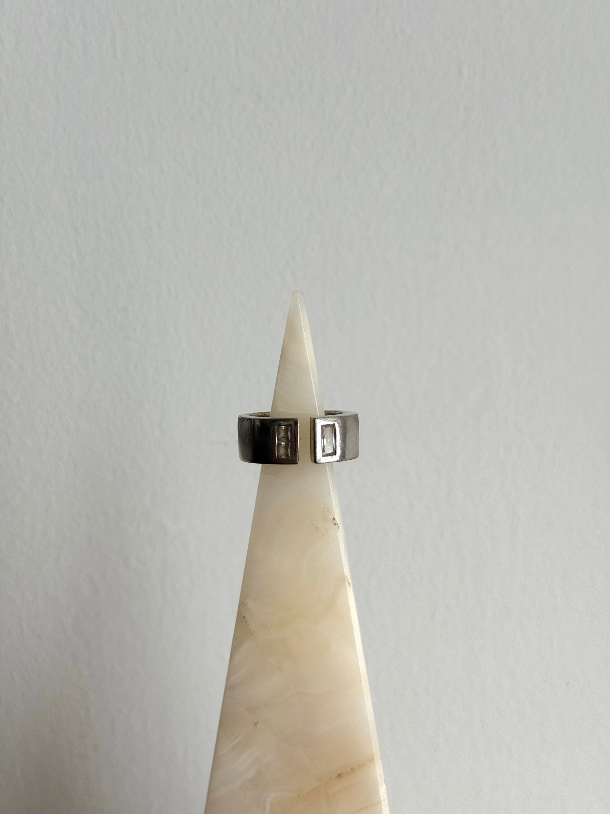 Modernist Sterling 925 cubic zirconia ring c.1970