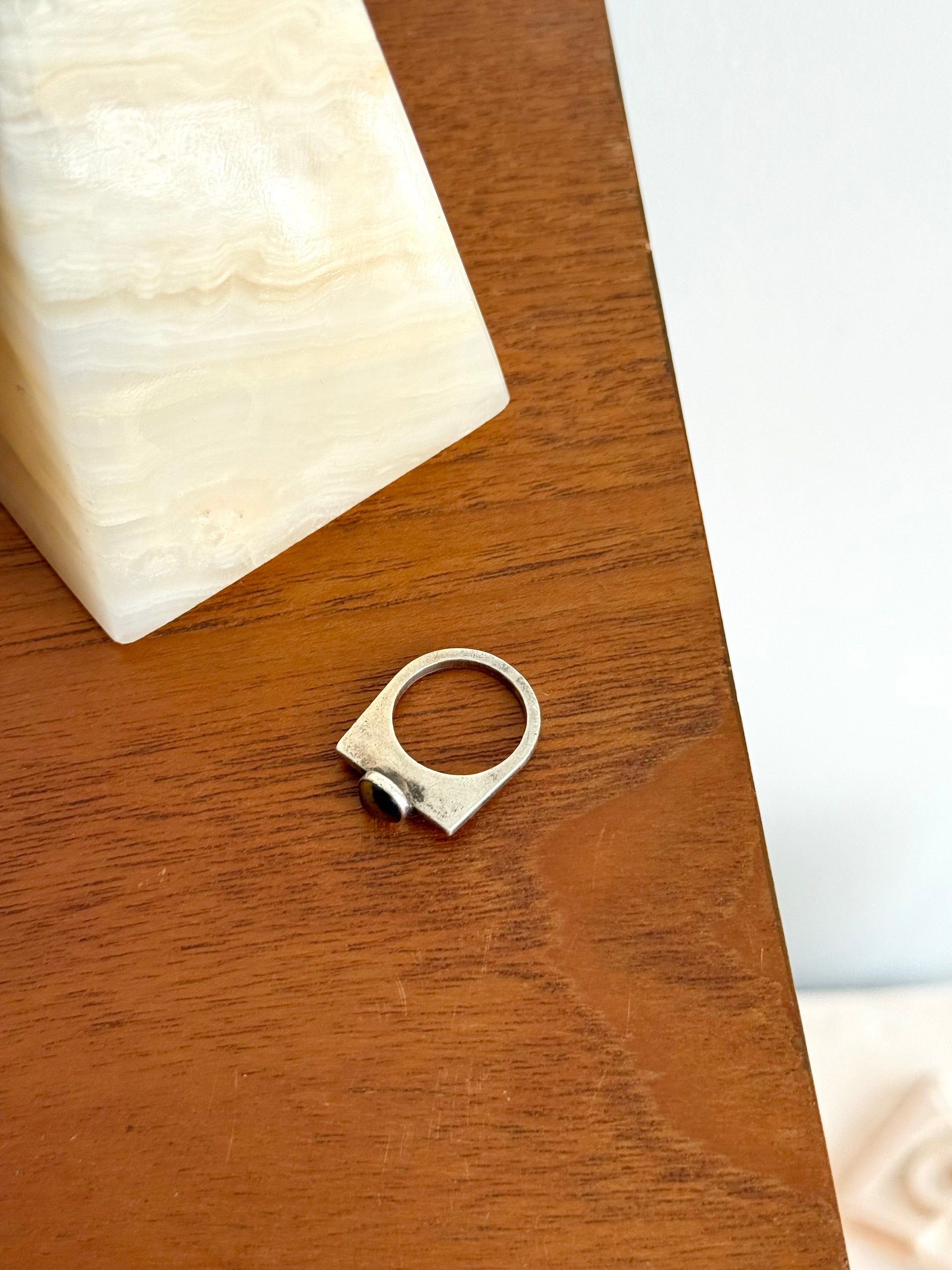 Modernist Tiger’s eye Sterling silver ring c.1960