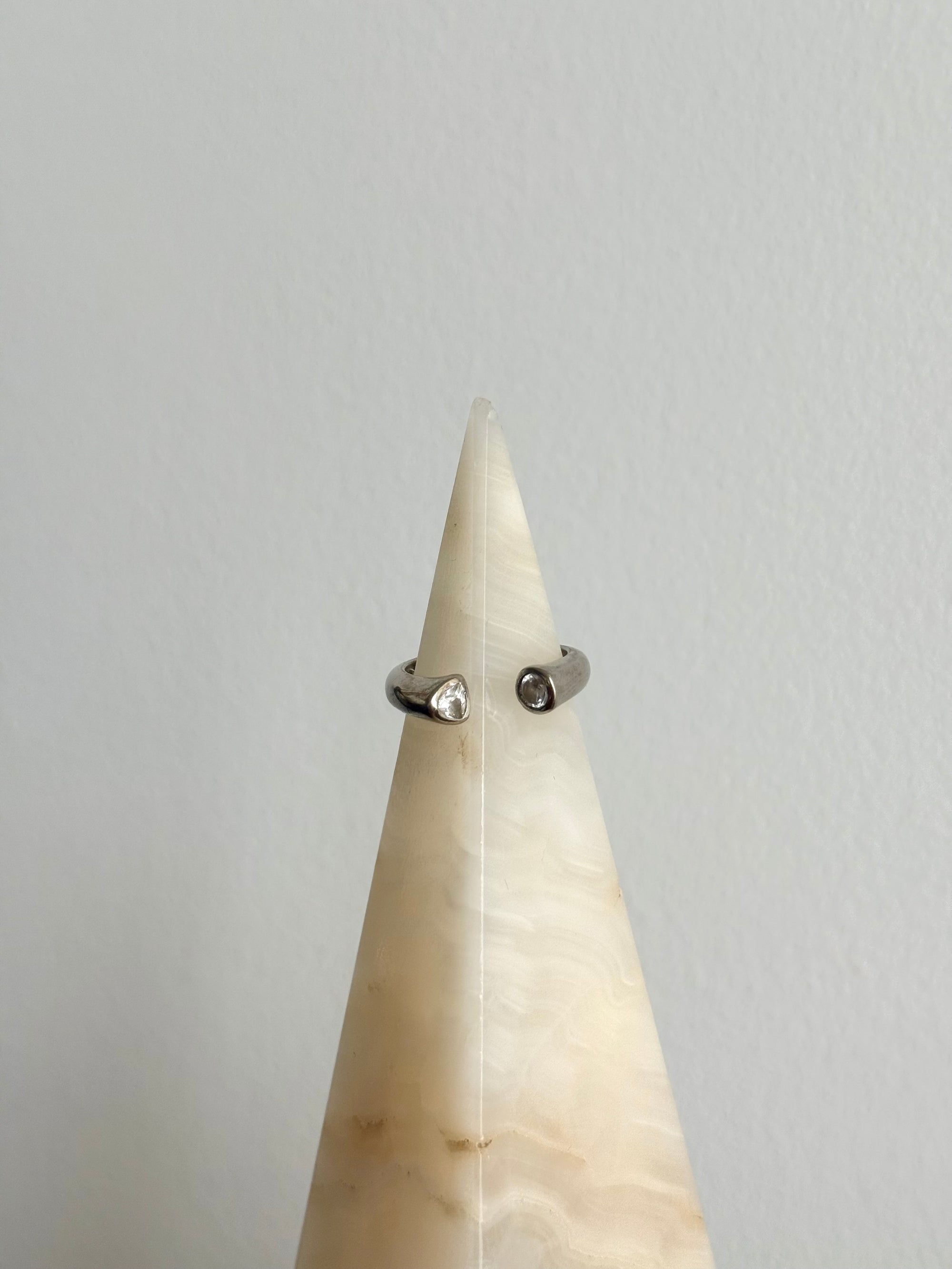 Modernist split cubic zirconia sterling silver 925 ring c.1970